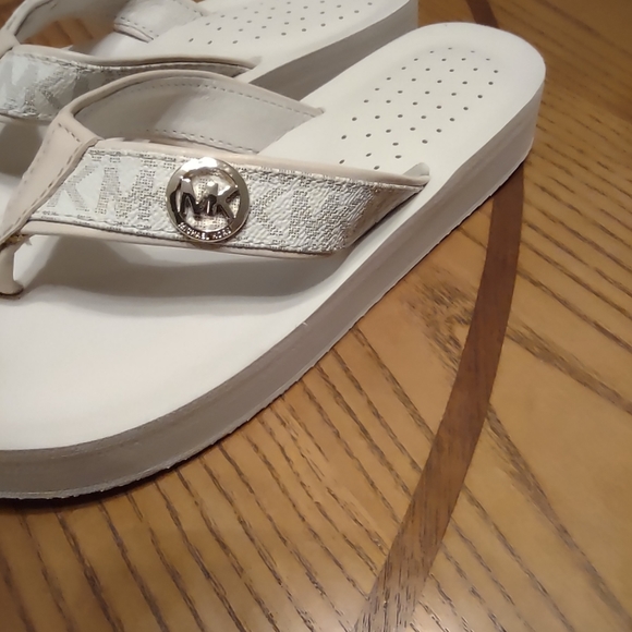 Michael Michael Kors Flip flops, Slides 7M - Picture 2 of 6
